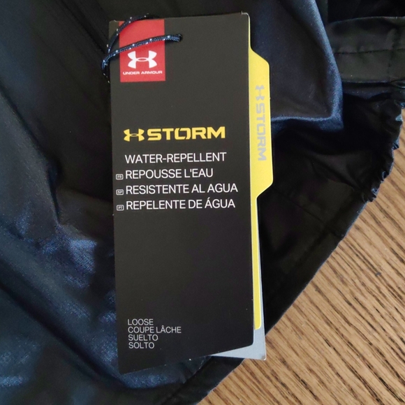NWT Under A STORM running jacket - Picture 4 of 6